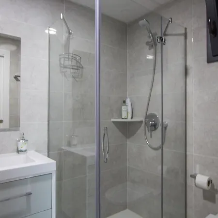 Infinity Luxury Sea View With Private Garden Apartment *